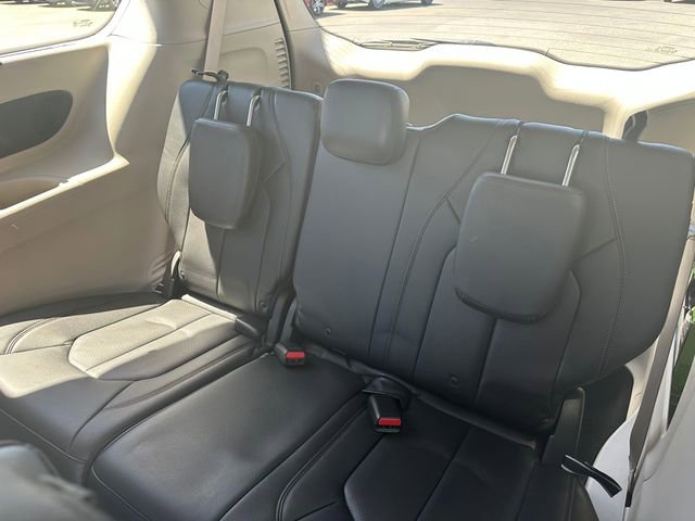 Used 2018 Chrysler Pacifica Touring-L Plus FWD image 25
