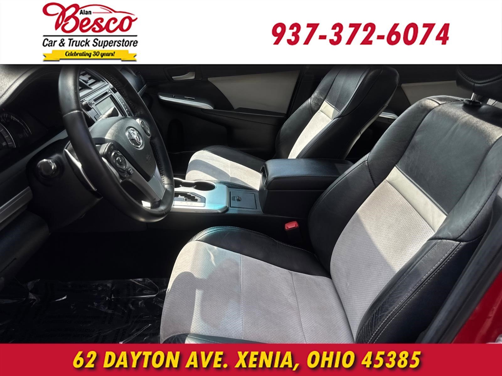 Used 2012 Toyota Camry SE w/ Leather Pkg FWD image 10