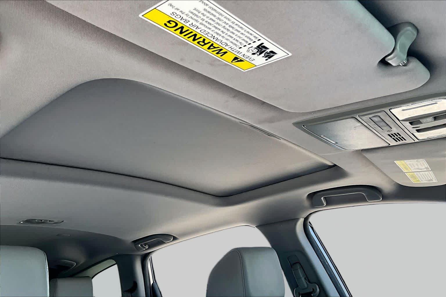 Used 2017 Honda CR-V Touring image 13