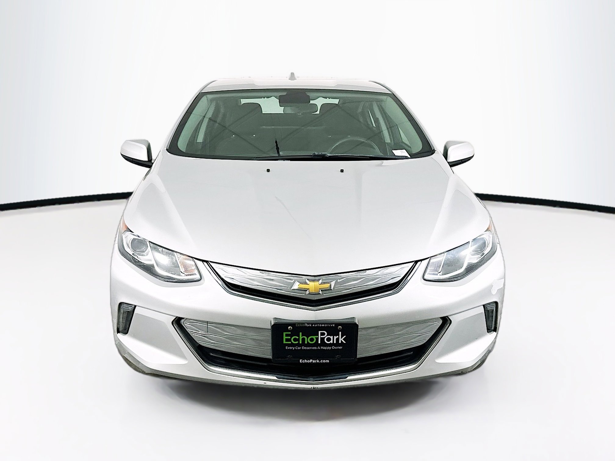 Used 2018 Chevrolet Volt LT image 2
