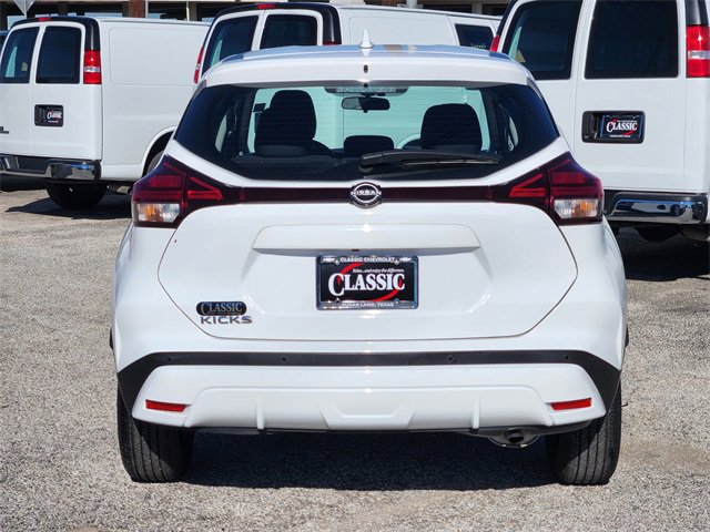 Used 2022 Nissan Kicks S image 6