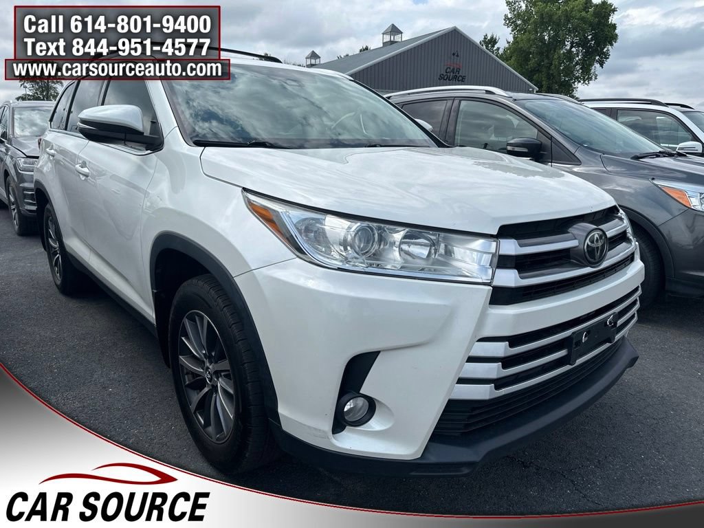 Used 2019 Toyota Highlander XLE AWD/4WD image 1