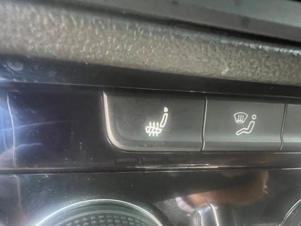 Used 2020 Volkswagen Jetta GLI FWD image 40