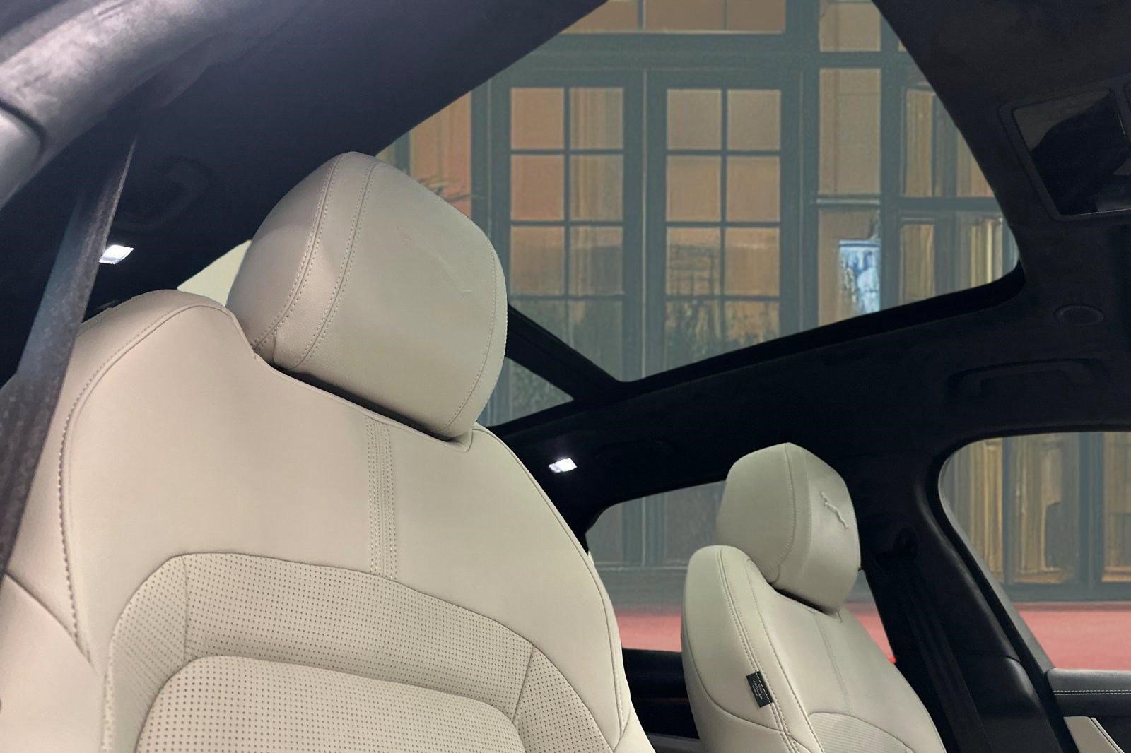 New 2026 Jaguar F-PACE R-Dynamic S image 23