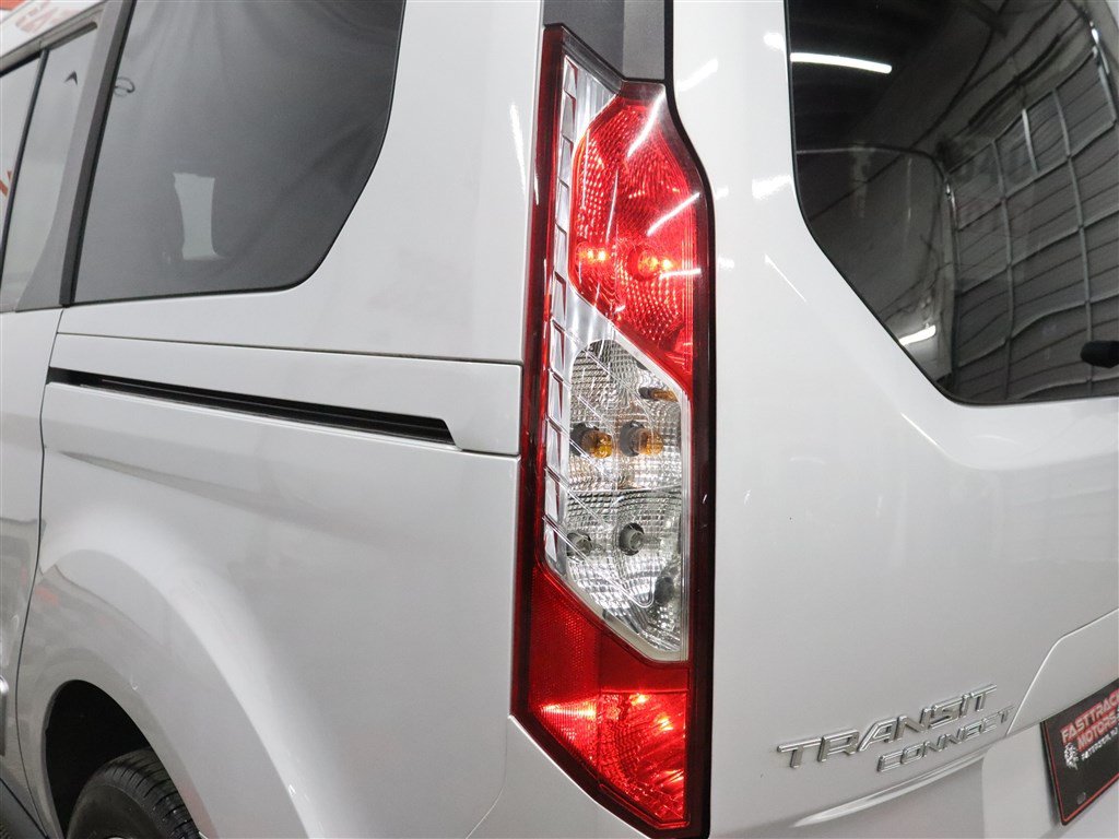 Used 2021 Ford Transit Connect XLT FWD image 11