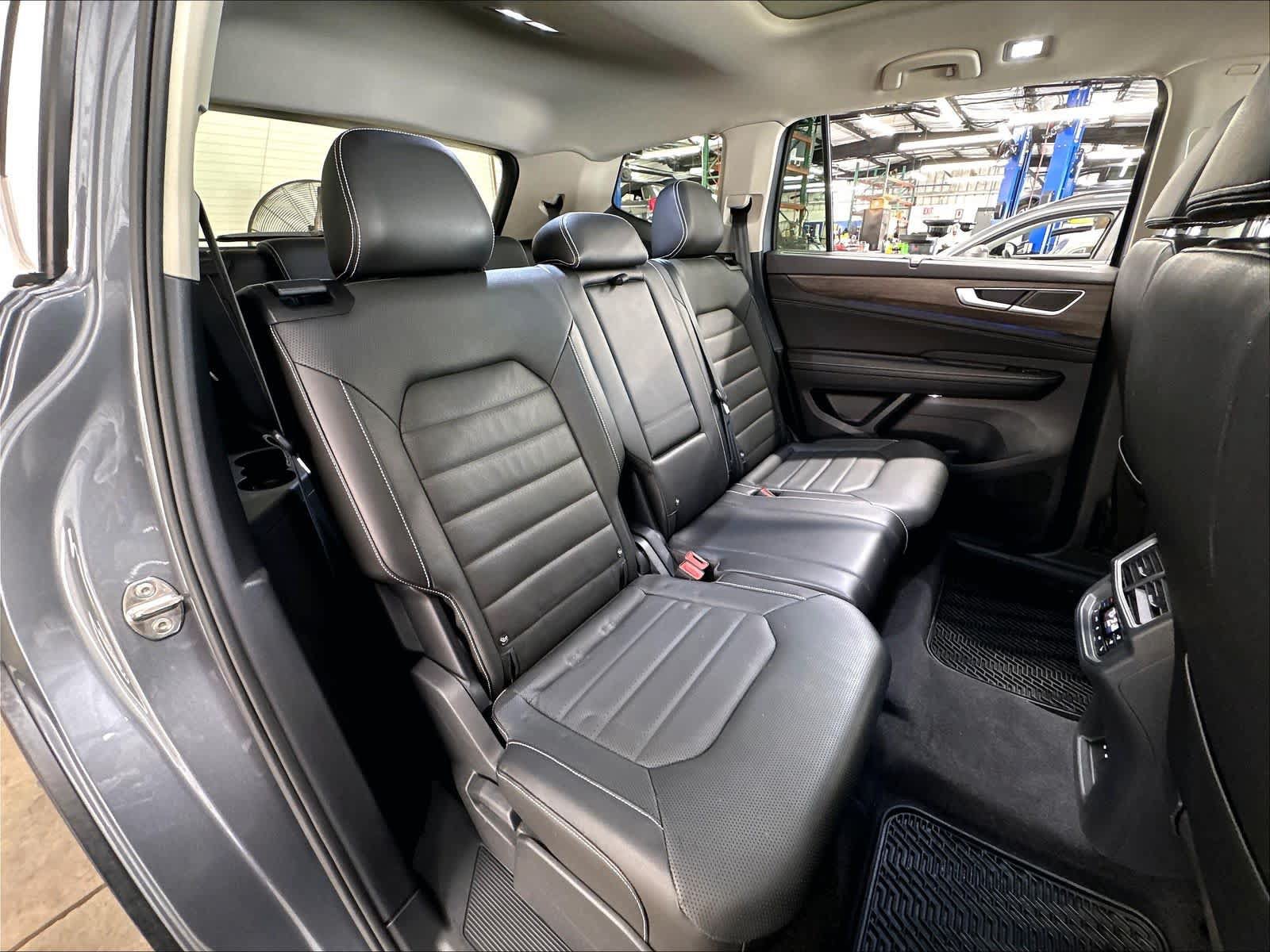 Used 2024 Volkswagen Atlas SEL AWD/4WD image 28