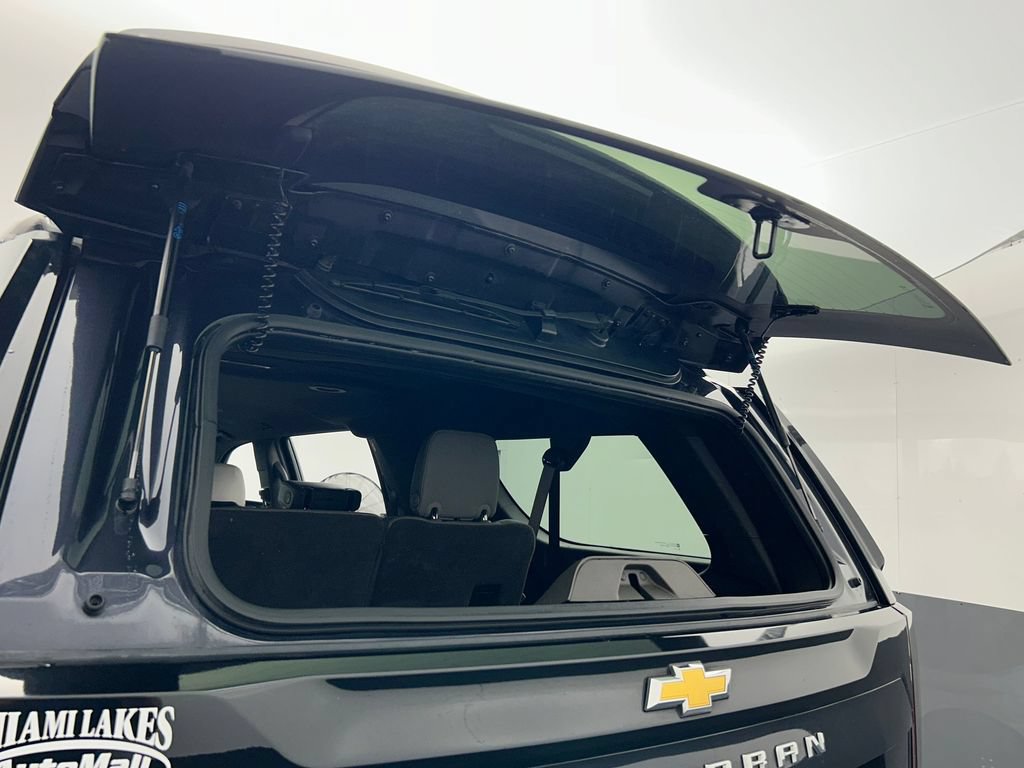 Used 2025 Chevrolet Suburban LT RWD image 26