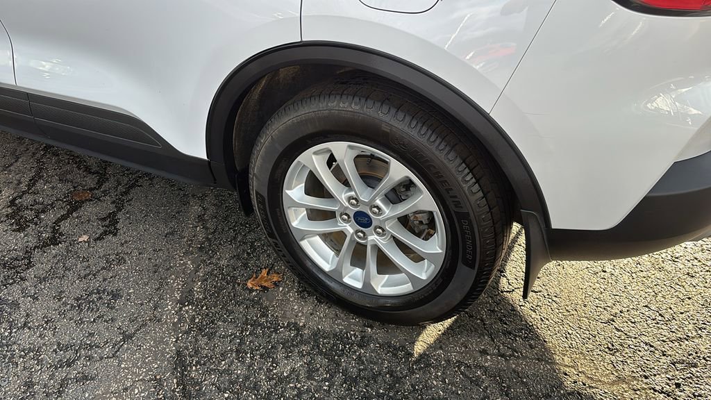 Used 2020 Ford Escape SE image 9