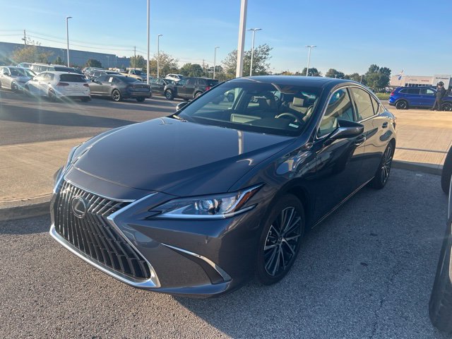 Used 2025 Lexus ES 300h w/ Premium Package FWD image 3