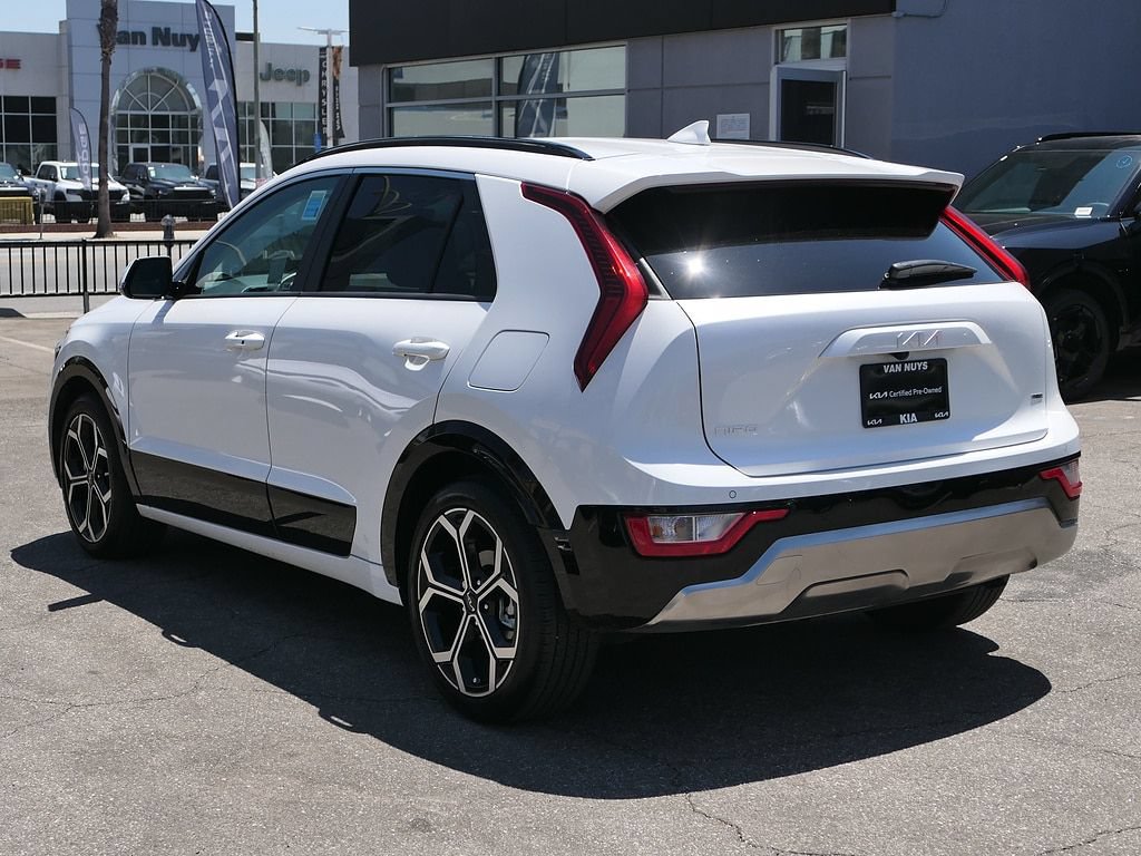 Used 2024 Kia Niro EX Touring FWD image 6