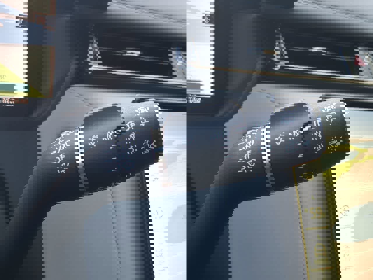 Used 2026 Land Rover Range Rover Velar Dynamic SE image 27