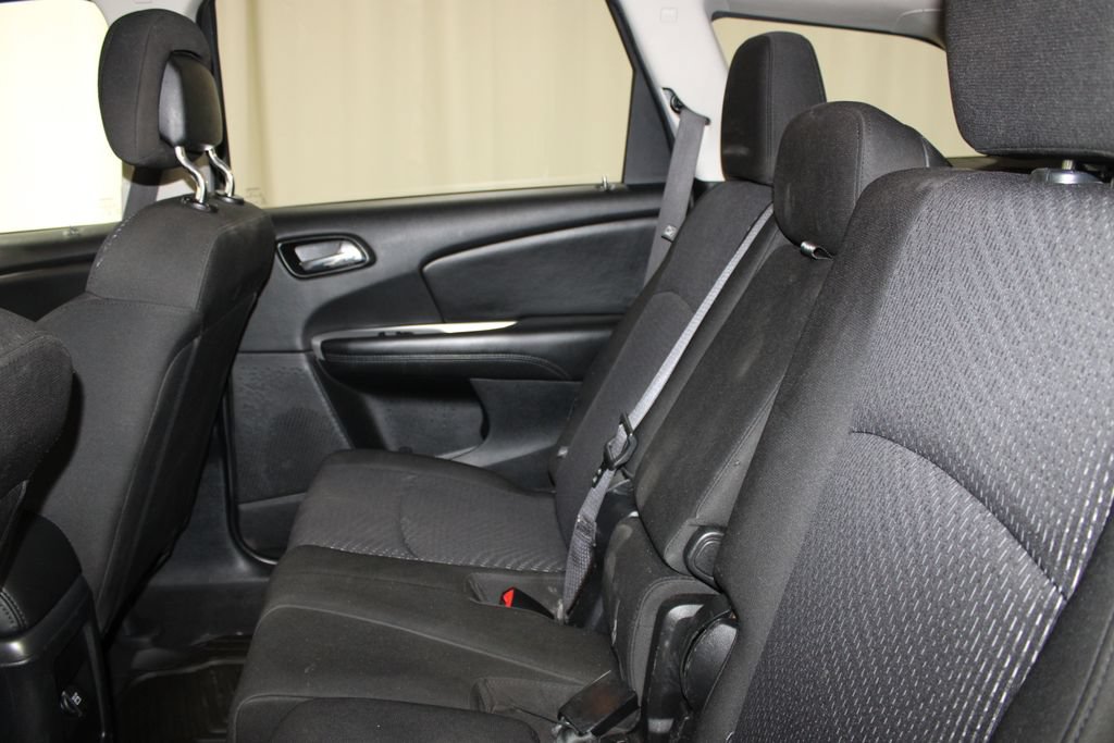 Used 2019 Dodge Journey SE w/ Connectivity Group FWD image 18