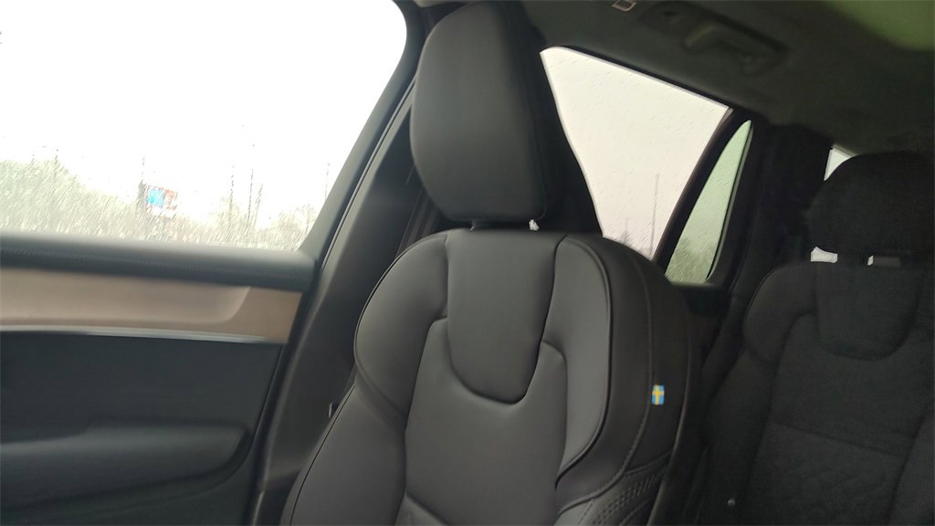 New 2026 Volvo XC90 T8 Plus w/ Protection Package Premier image 24