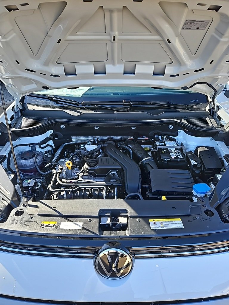 New 2026 Volkswagen Taos SE image 10