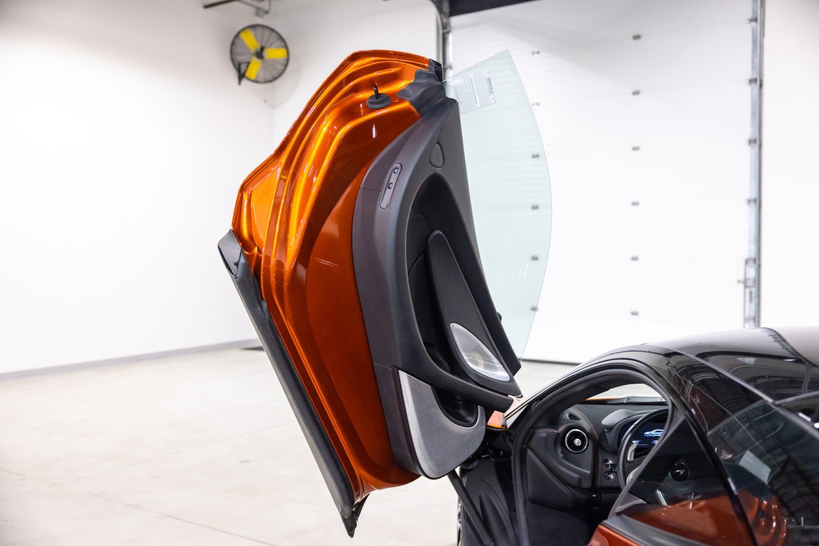 Used 2023 McLaren GT RWD image 28