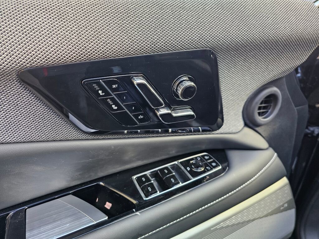 New 2026 Cadillac Optiq Luxury 1 image 29