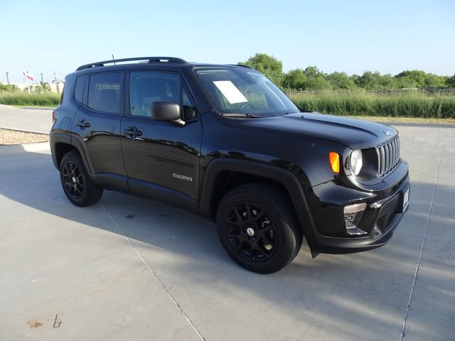 Used 2022 Jeep Renegade Latitude AWD/4WD image 3