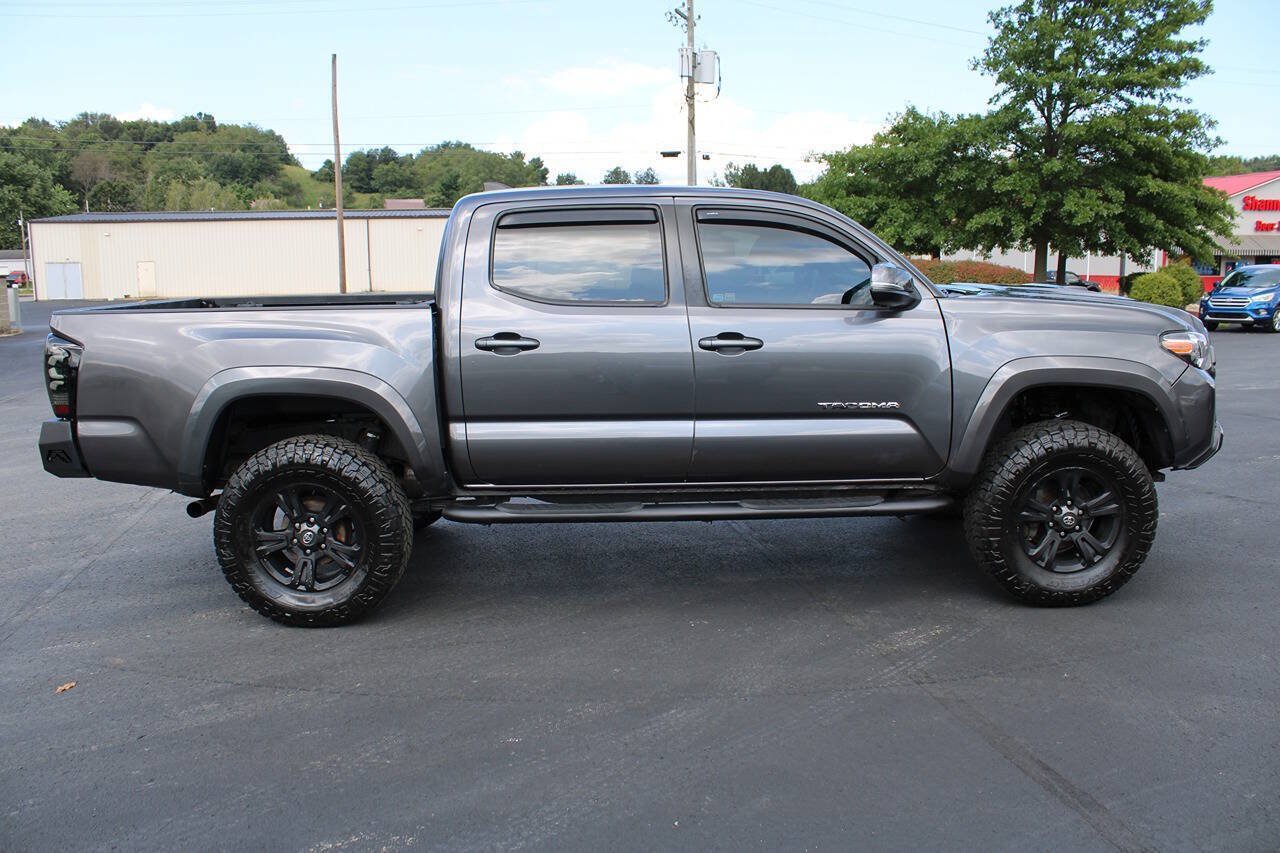 Used 2019 Toyota Tacoma TRD Sport AWD/4WD image 7