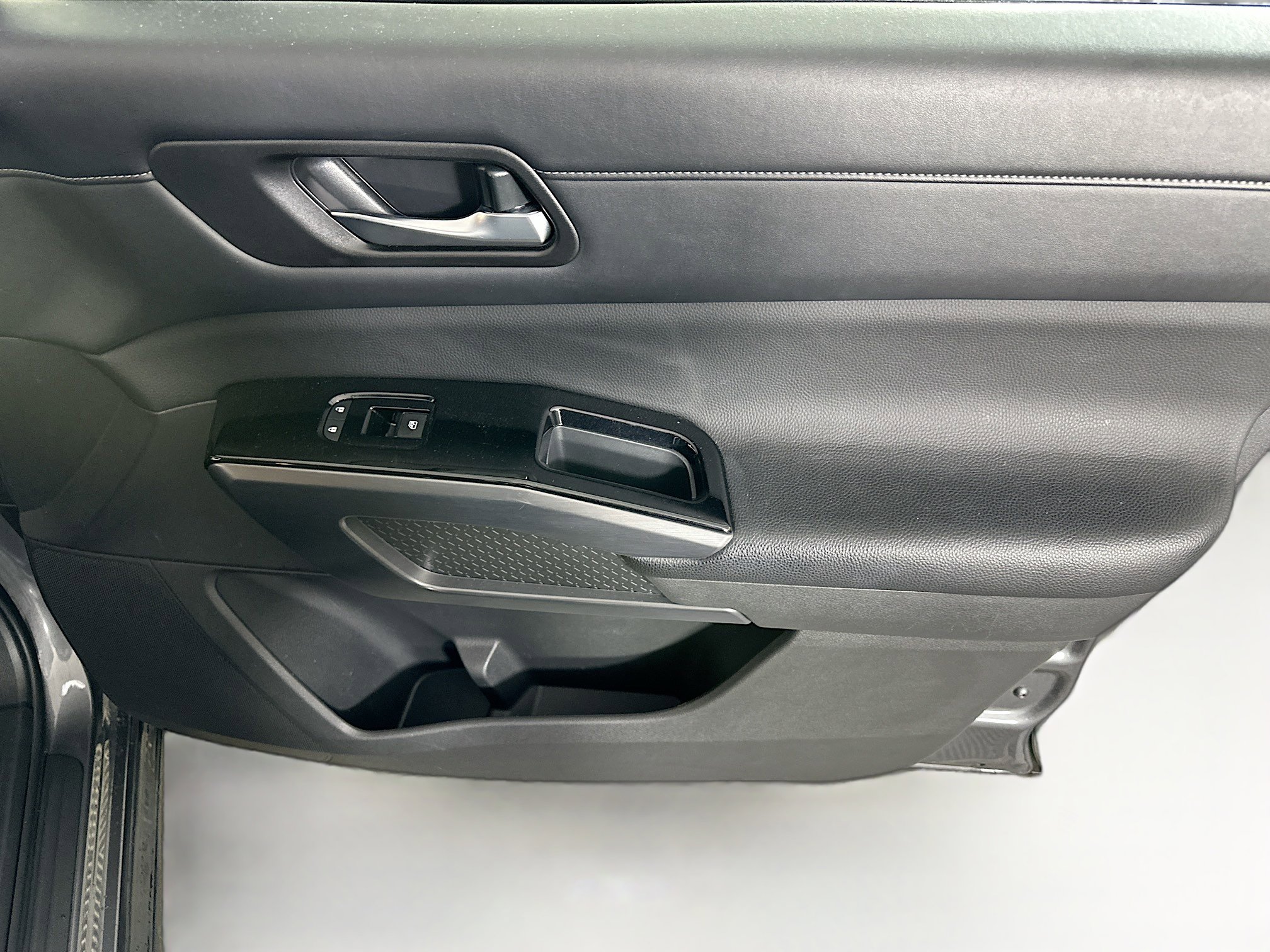 Used 2023 Nissan Pathfinder SL image 32