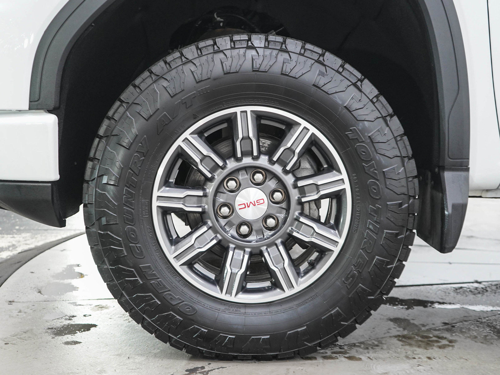 Used 2024 GMC Sierra 1500 AT4 w/ AT4 Preferred Package AWD/4WD image 29