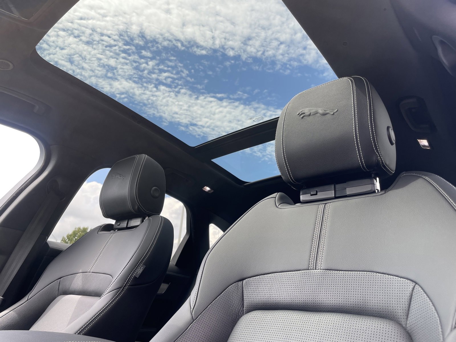 New 2024 Jaguar F-PACE R-Dynamic S image 15