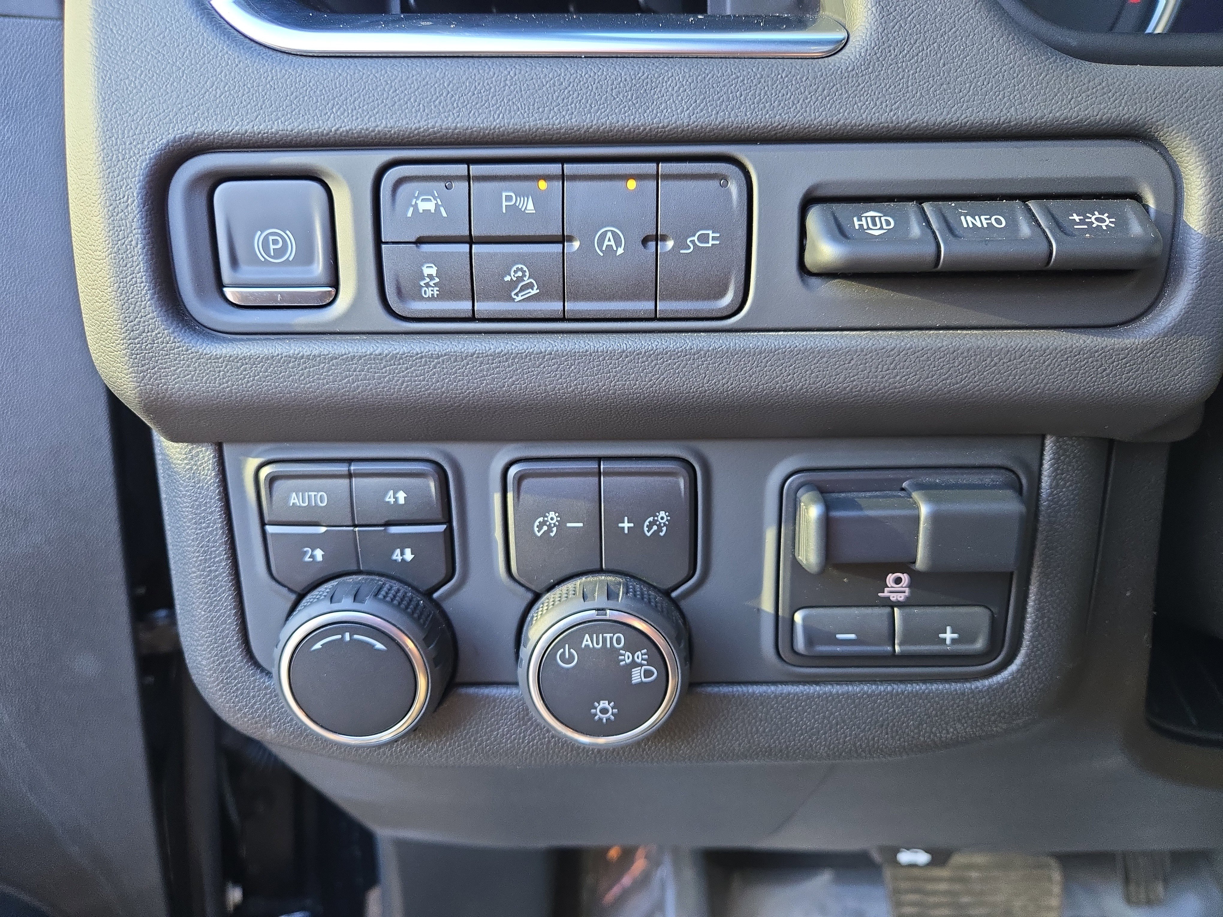 Used 2021 Chevrolet Tahoe High Country w/ Premium Package image 16