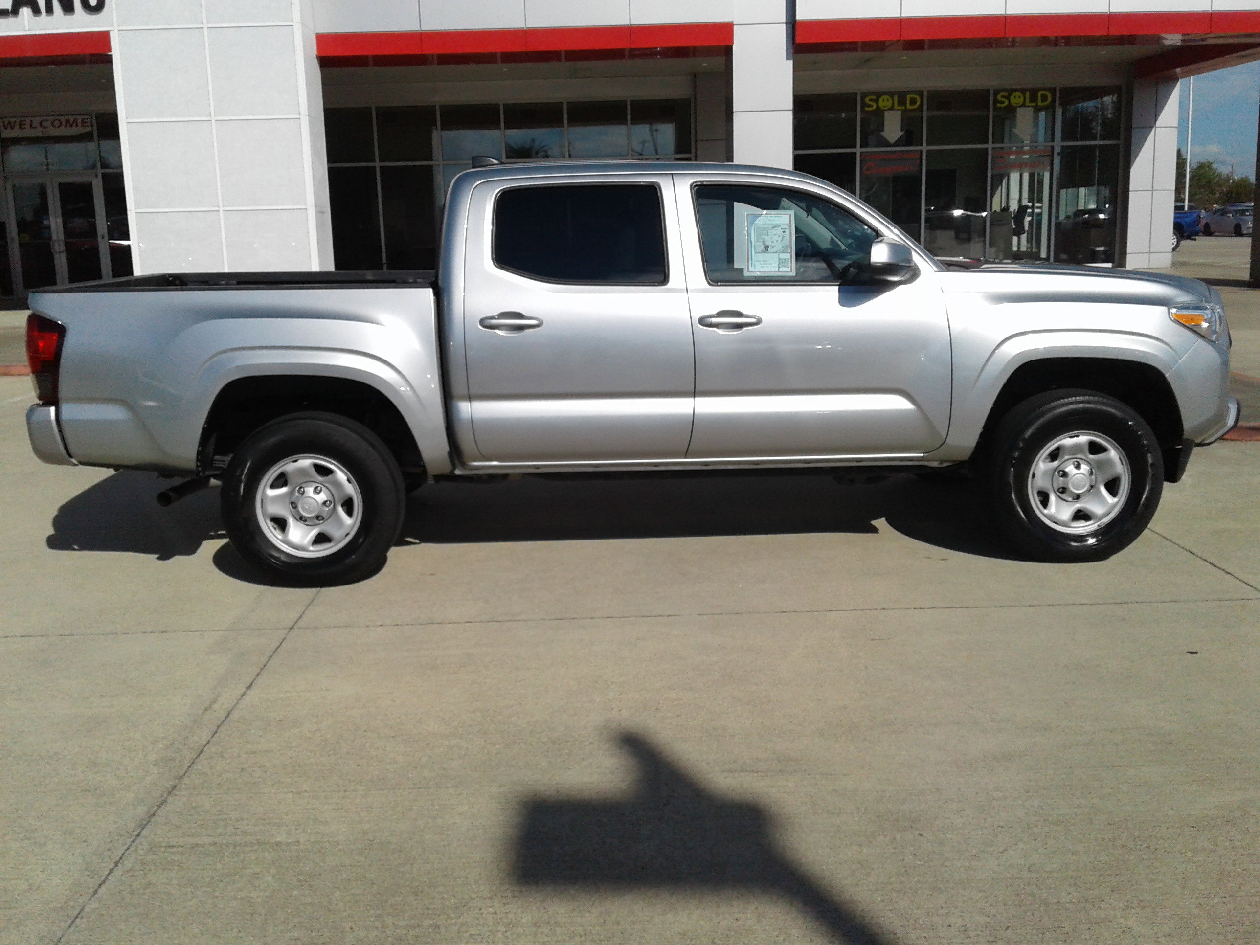 Used 2023 Toyota Tacoma SR image 8