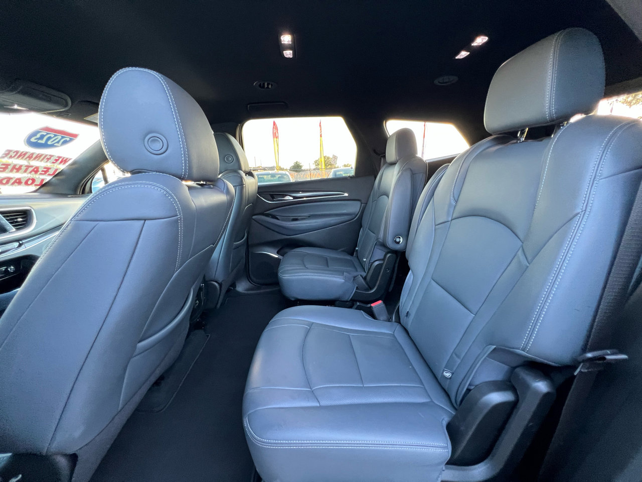 Used 2023 Buick Enclave Essence image 23
