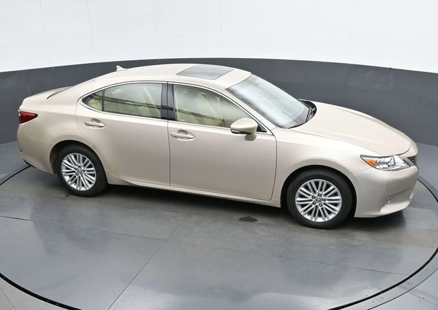 Used 2014 Lexus ES 350 w/ Luxury Package image 19