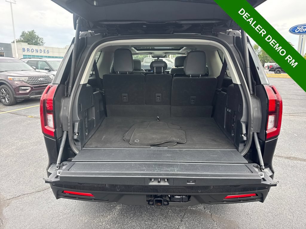 Used 2025 Ford Expedition Max Active AWD/4WD image 12