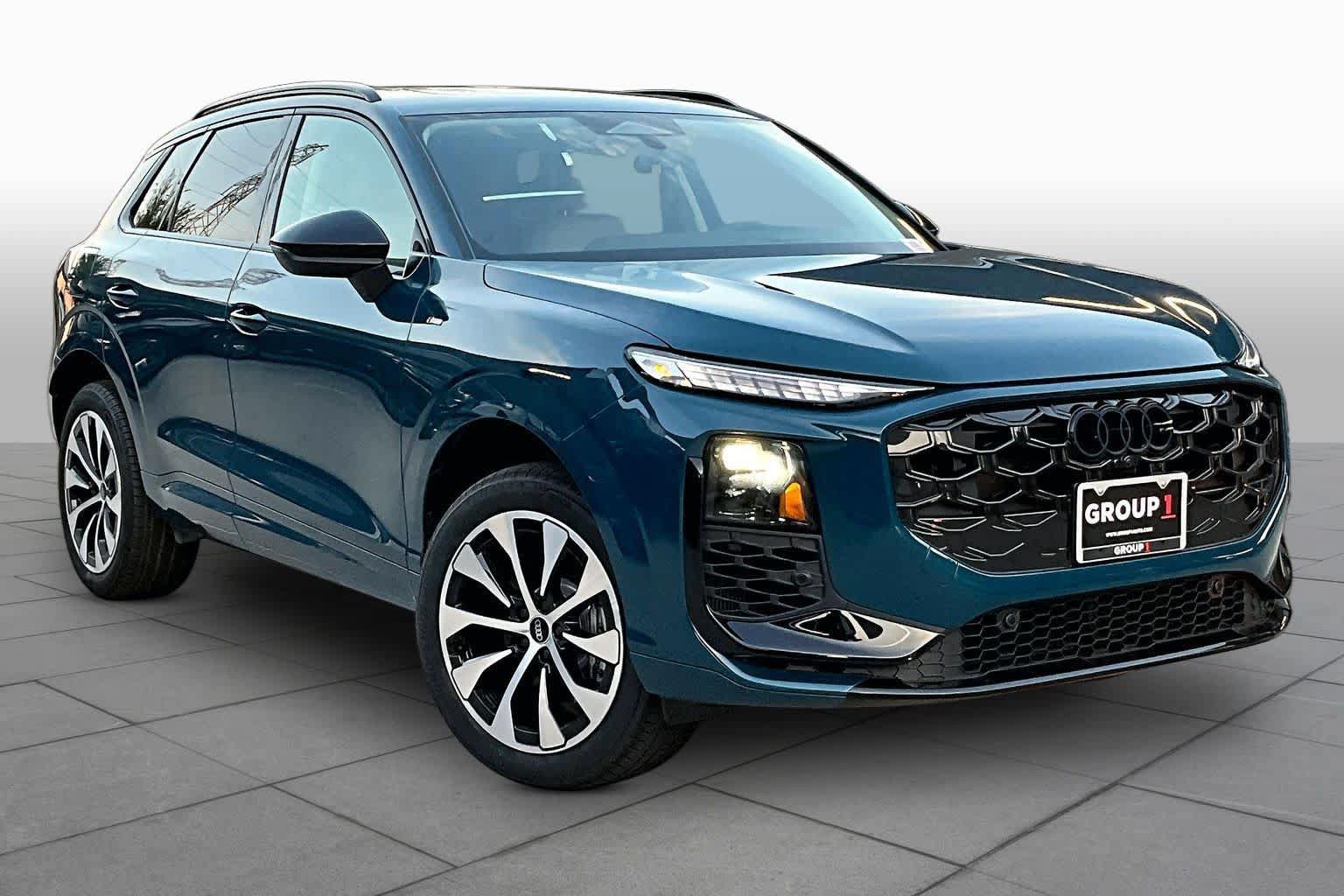 New 2026 Audi Q3 quattro 2.0T AWD/4WD image 2