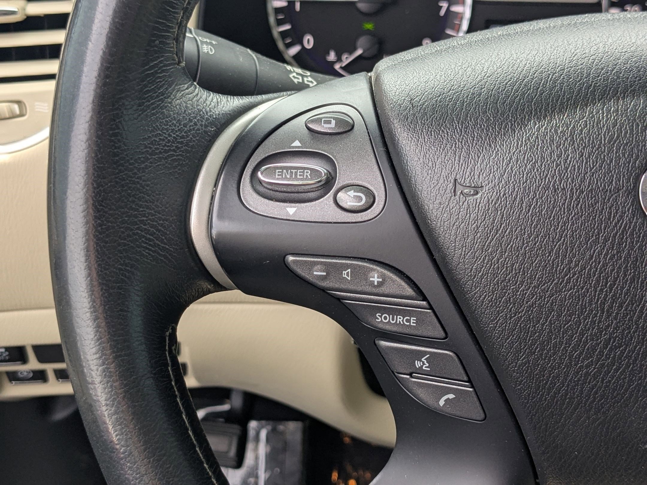 Used 2017 INFINITI QX60 Luxe w/ Deluxe Technology Package image 20