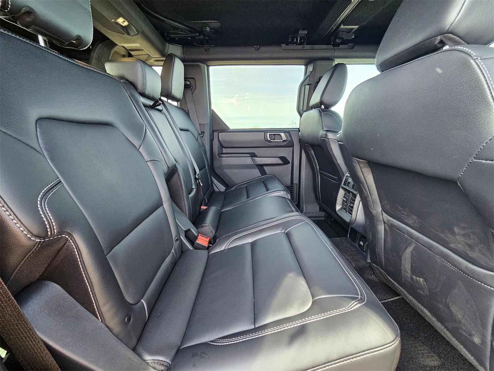 New 2025 Ford Bronco Outer Banks w/ Sasquatch Package image 27