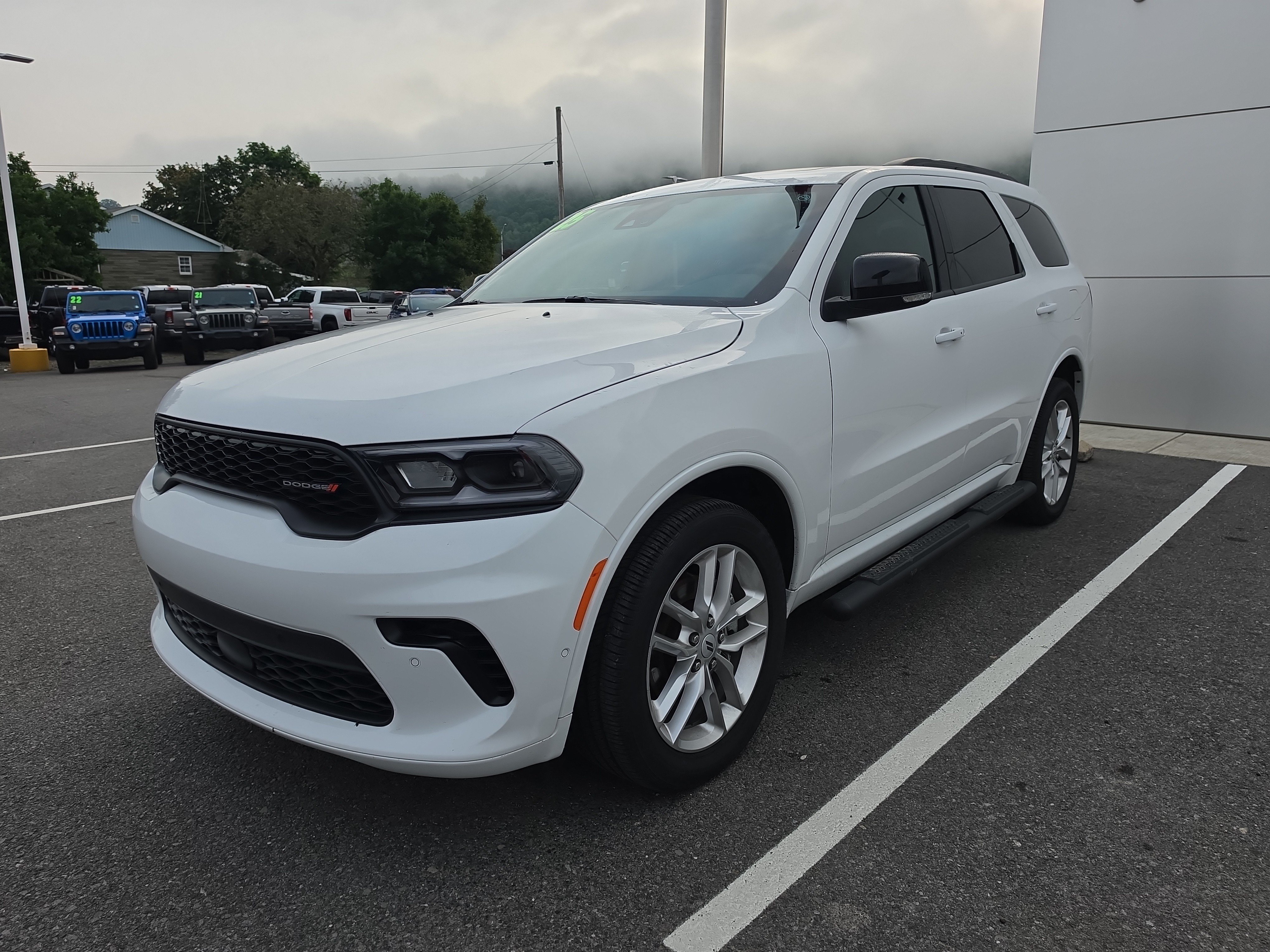 Used 2025 Dodge Durango GT AWD/4WD image 8