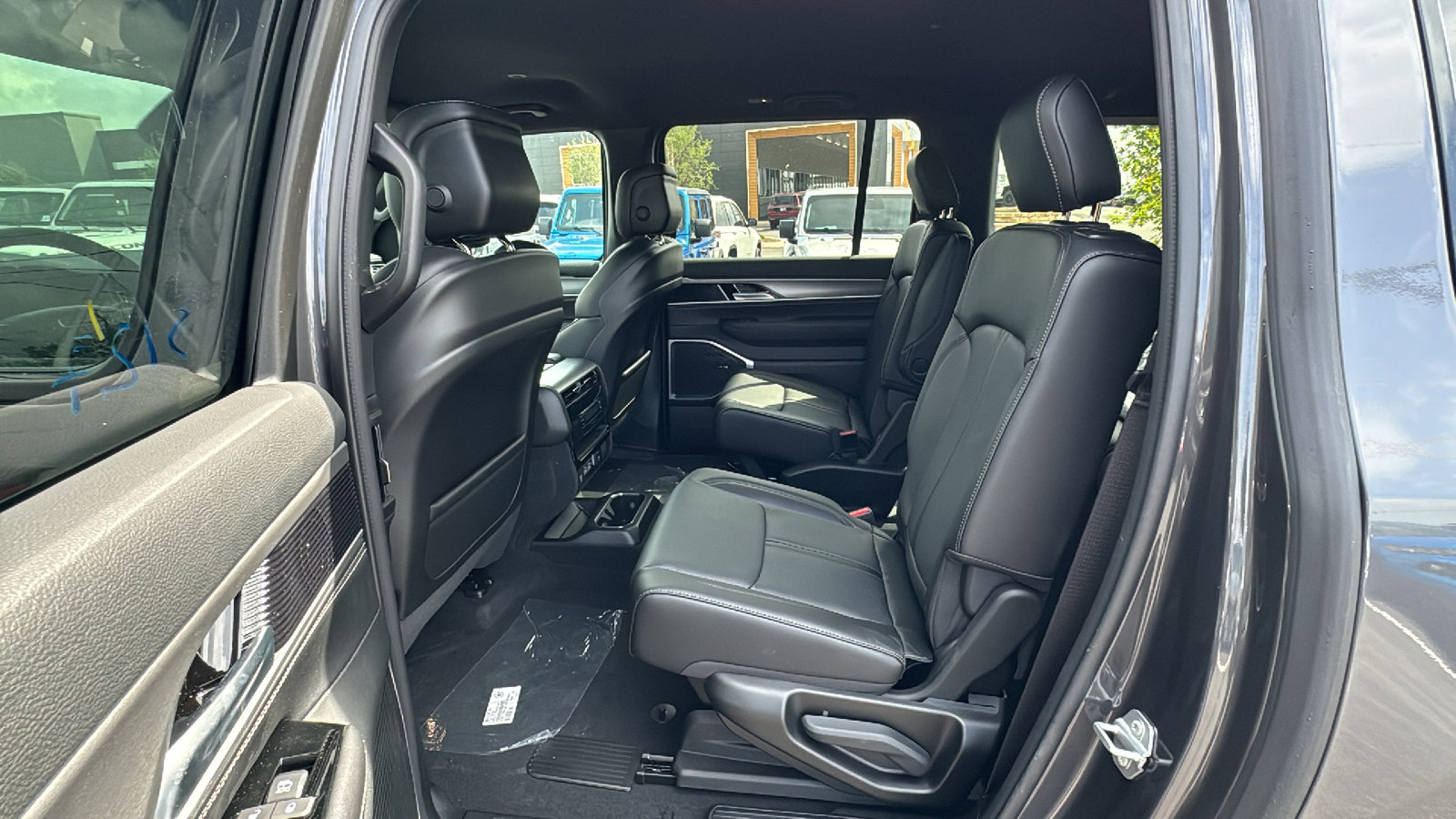 New 2026 Jeep Grand Wagoneer L 2WD image 15