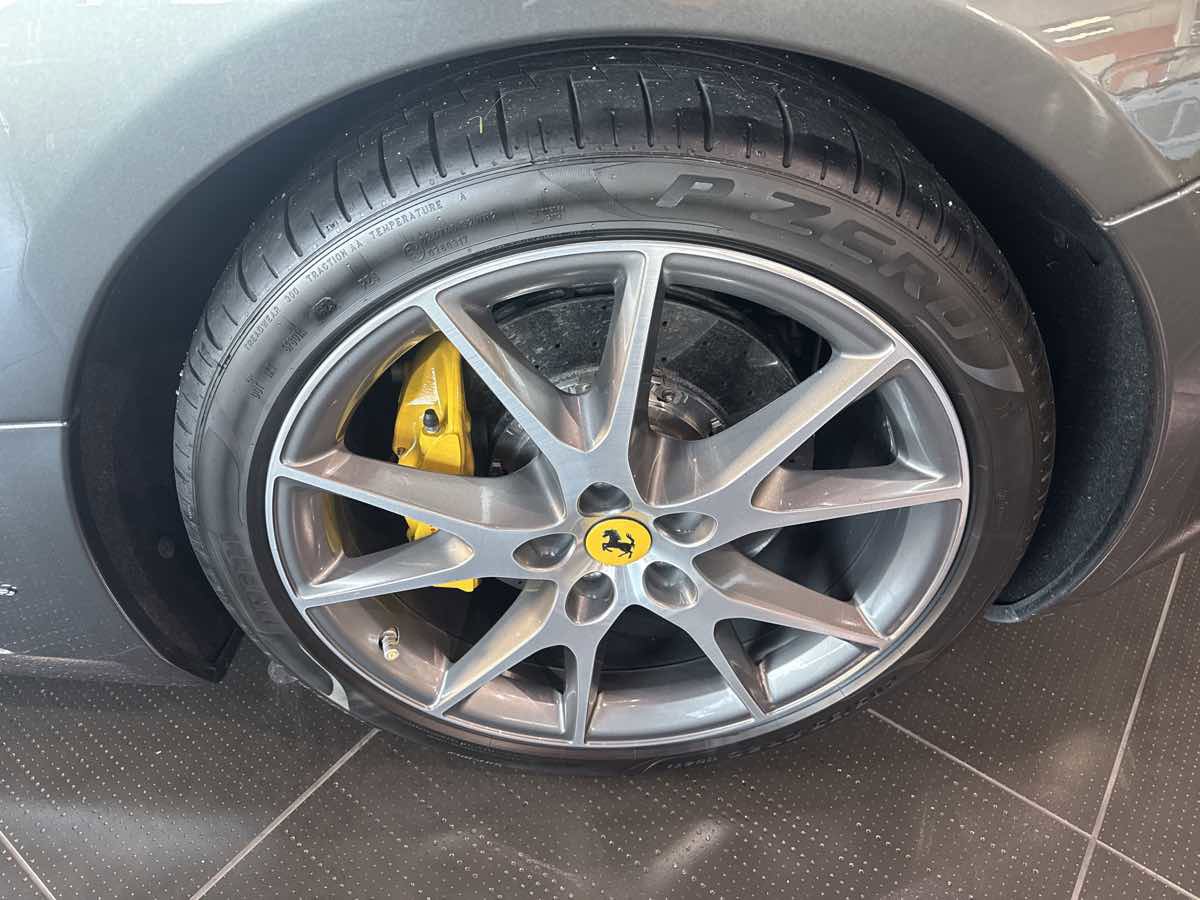 Used 2014 Ferrari California image 10