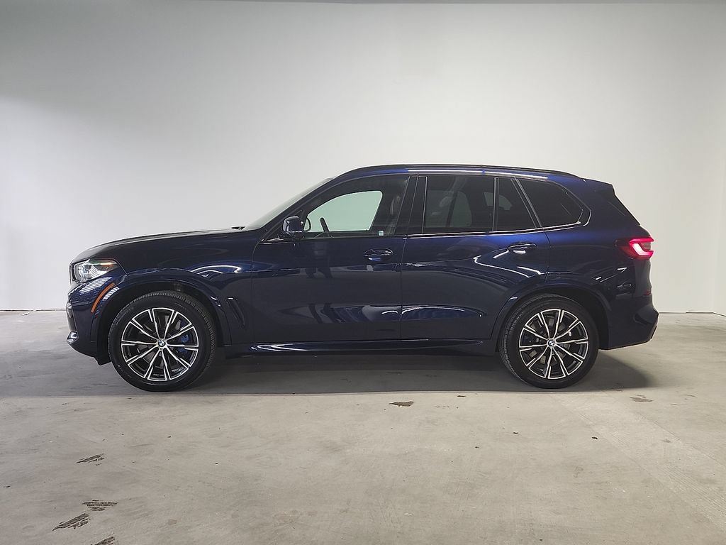 Used 2022 BMW X5 M50i AWD/4WD image 2