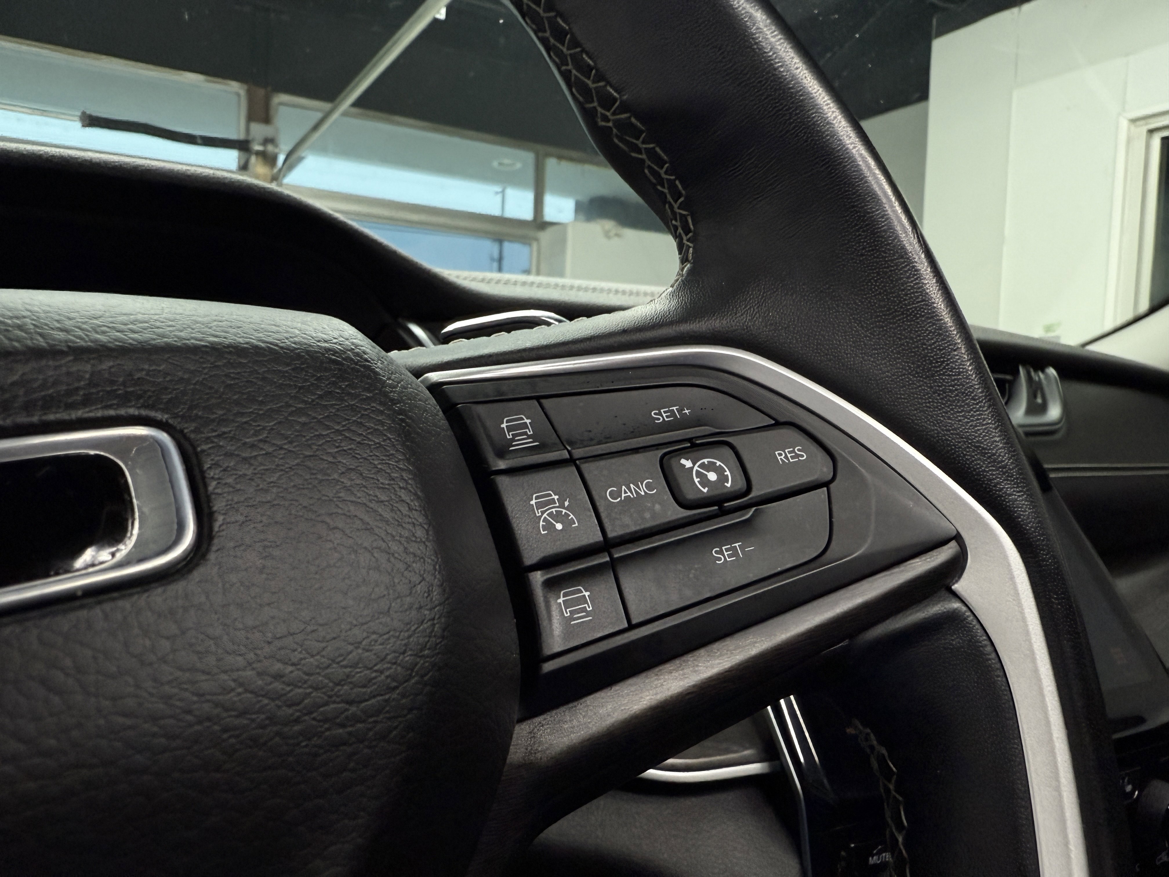 Used 2021 Jeep Grand Cherokee L Limited w/ Luxury Tech Group II image 18