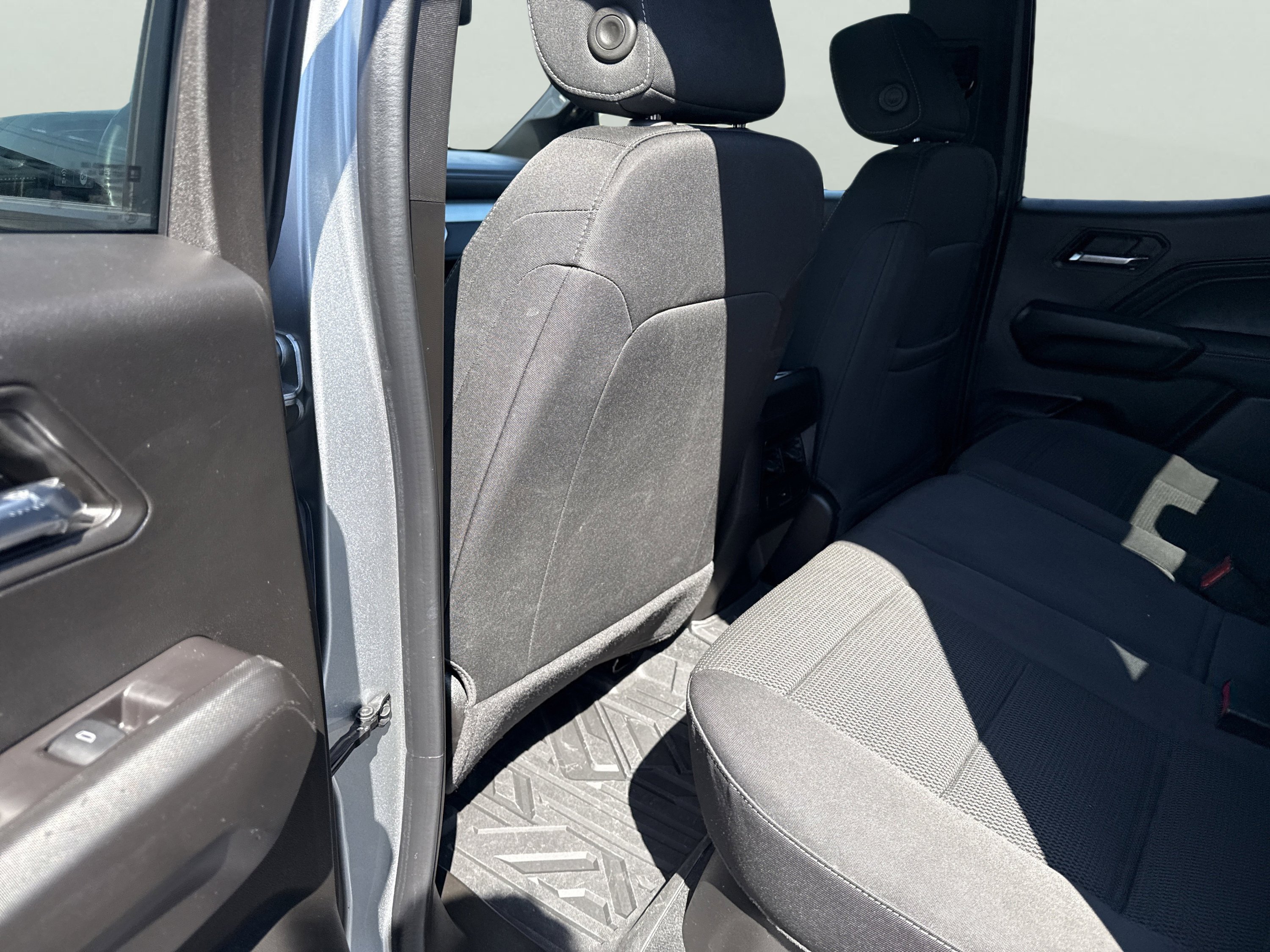 Used 2024 Chevrolet Colorado LT AWD/4WD image 9