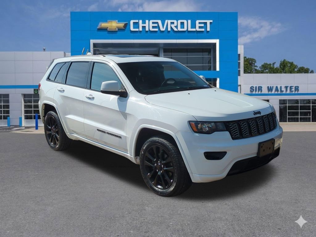 Used 2017 Jeep Grand Cherokee Altitude image 8