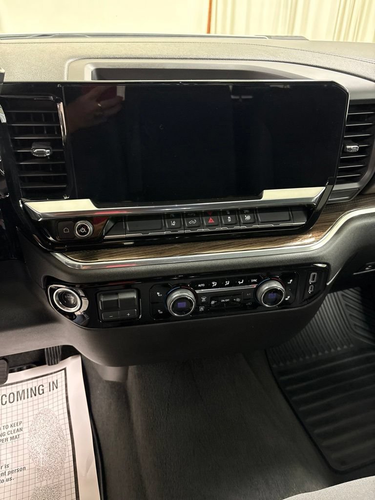 Used 2025 Chevrolet Silverado 2500 LT w/ Convenience Package AWD/4WD image 13