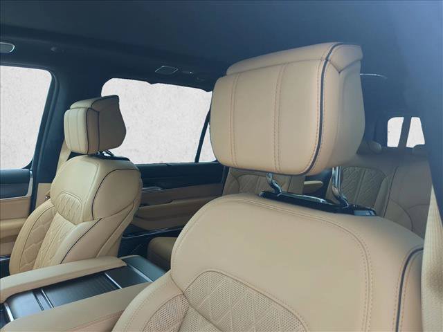 New 2026 Jeep Grand Wagoneer Summit AWD/4WD image 4