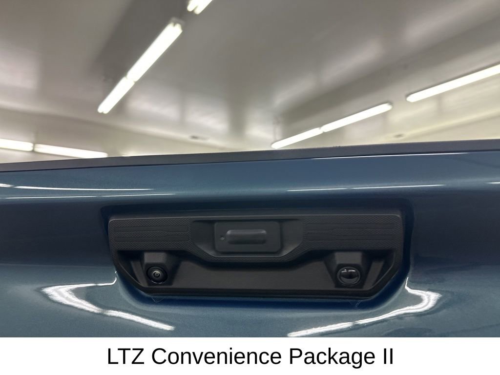 Used 2025 Chevrolet Silverado 2500 LTZ w/ LTZ Convenience Package image 16