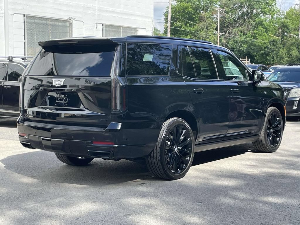 Used 2026 Cadillac Escalade Platinum Sport w/ LPO, ONYX Package AWD/4WD image 7
