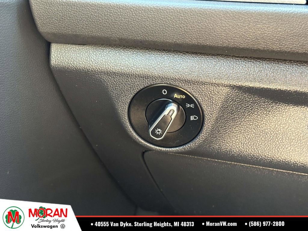 Certified 2023 Volkswagen Jetta SE FWD image 31