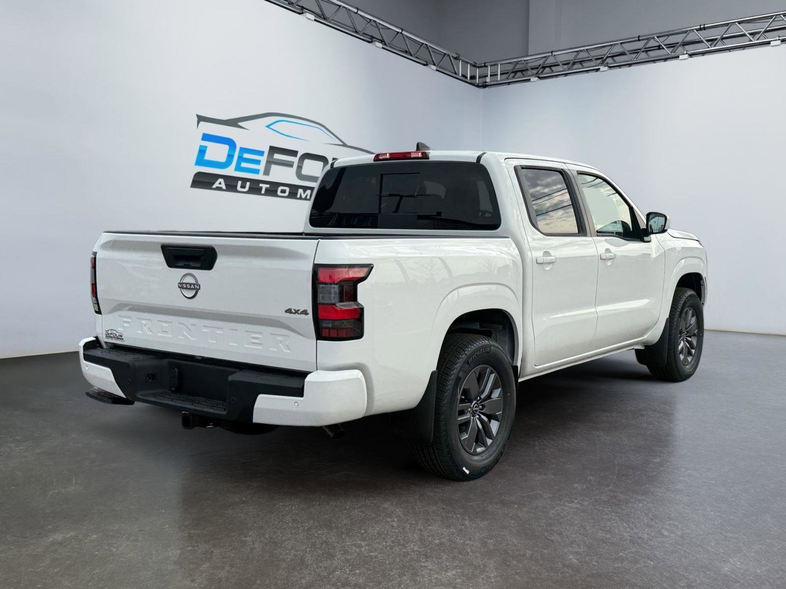 New 2026 Nissan Frontier SV w/ Tow Package AWD/4WD image 3