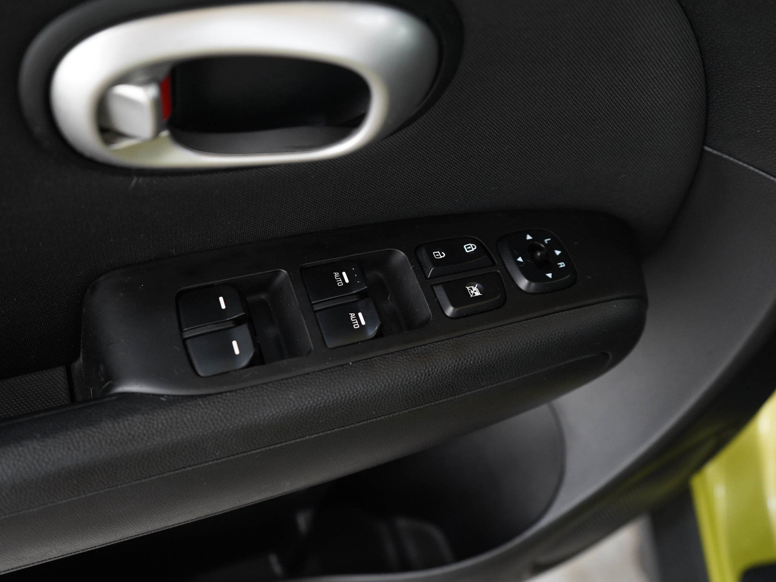 Used 2014 Kia Soul FWD image 19