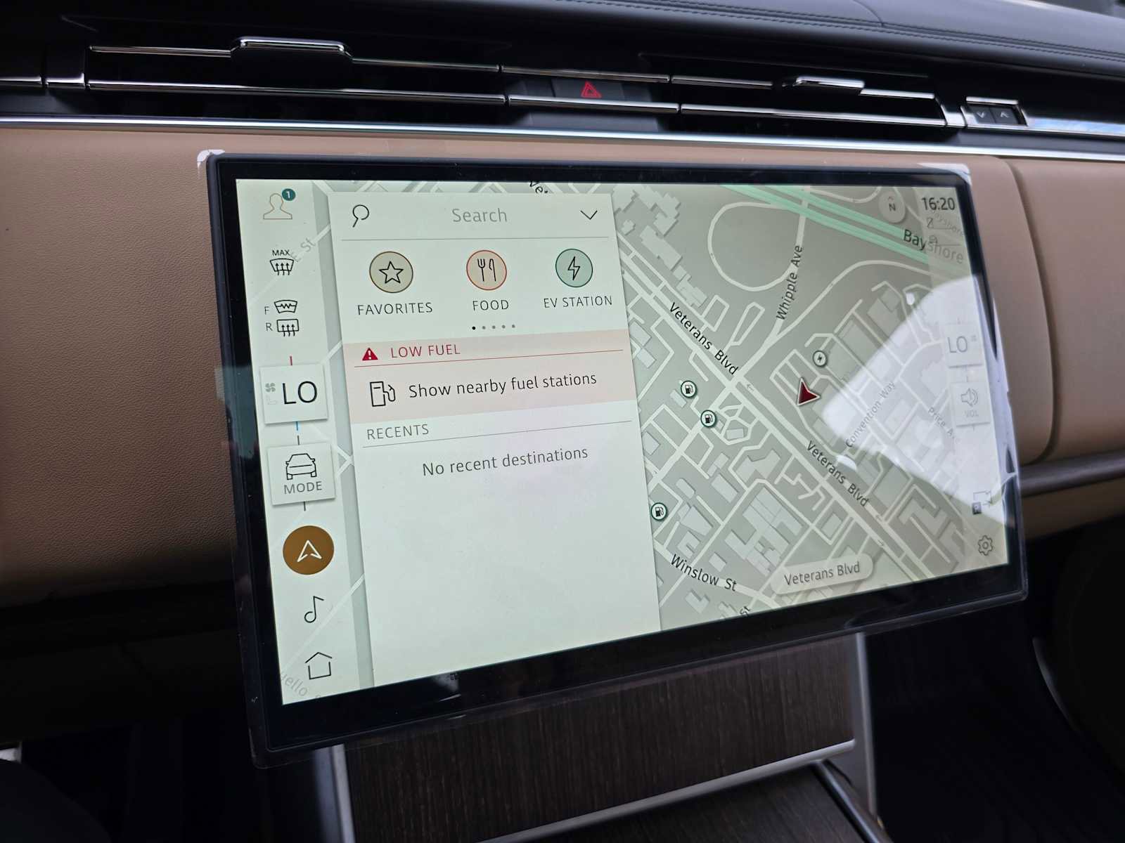 New 2025 Land Rover Range Rover SE image 30