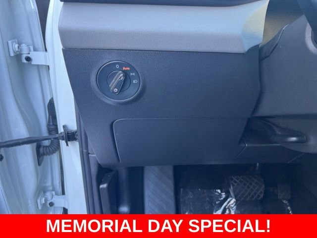 Used 2022 Volkswagen Taos SE FWD image 31
