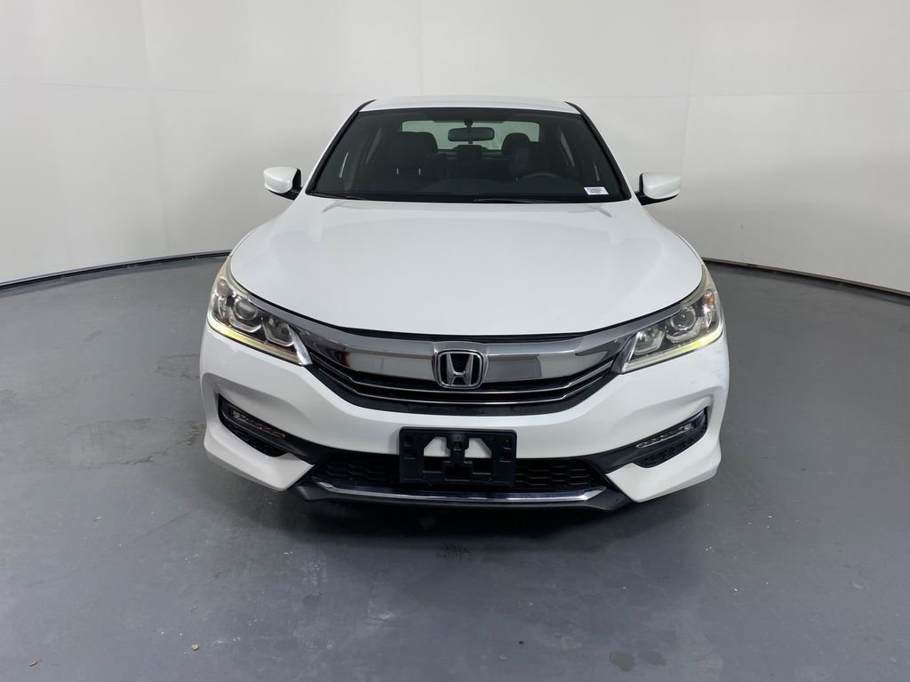 Used 2016 Honda Accord Sport image 2